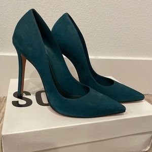 Schutz suede pump size 8B in teal color (North Sea)